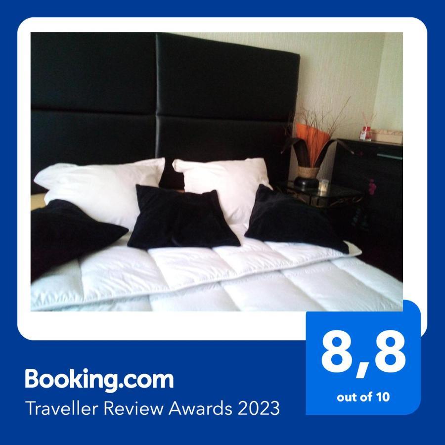 # Prix "Travellers Awards 2023 Et 2024" Lac Leman Velos Viarhona Geneve Annecy Valleiry Exterior photo